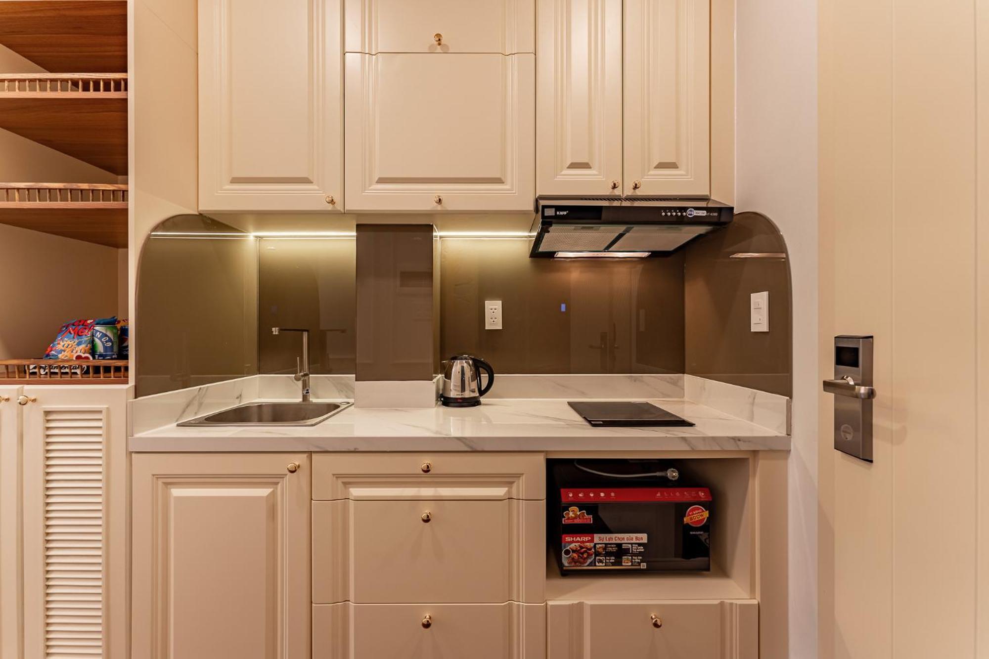Golden Sun Apartment & Hotel Хошимин Экстерьер фото